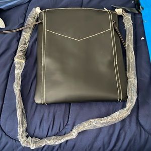 NWT. G.I.L.L newleather bag, Black